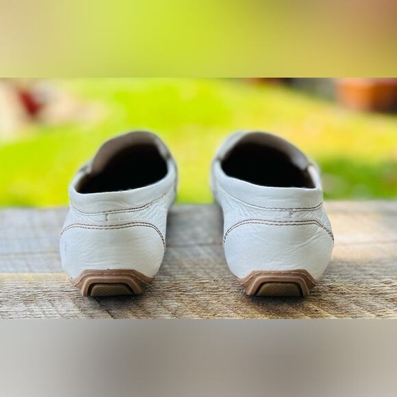 Cynthia Rowley Squeeze| White/Cream Leather Slip-On Loafers. Size 6M. NEW - Picture 4 of 7